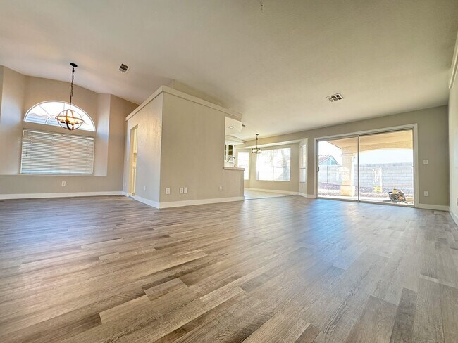 Foto del edificio - Newly Remolded Open Floor Plan One-Story 3 bedrooms & 2 Baths Home