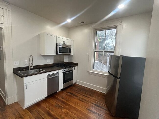 Photo - 920 Washington Ave Apartment