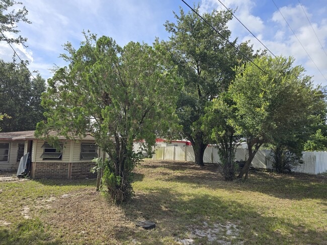 Foto del edificio - 520 Thomas Ave