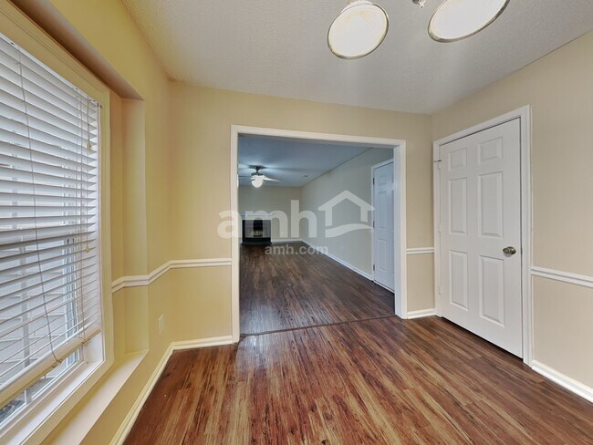 Foto del edificio - 4404 Garden Club St