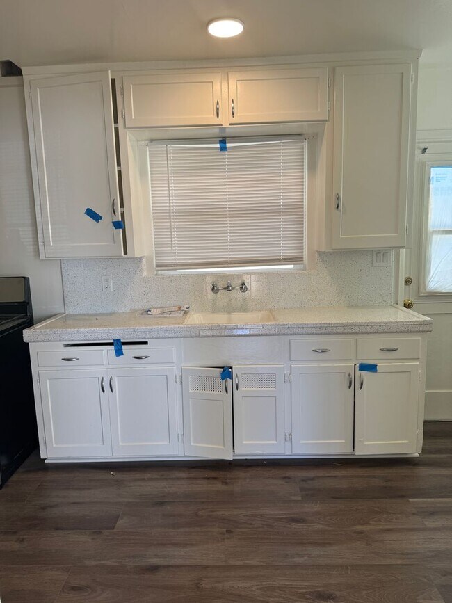 Building Photo - 1 Bedroom 1 bath apartment