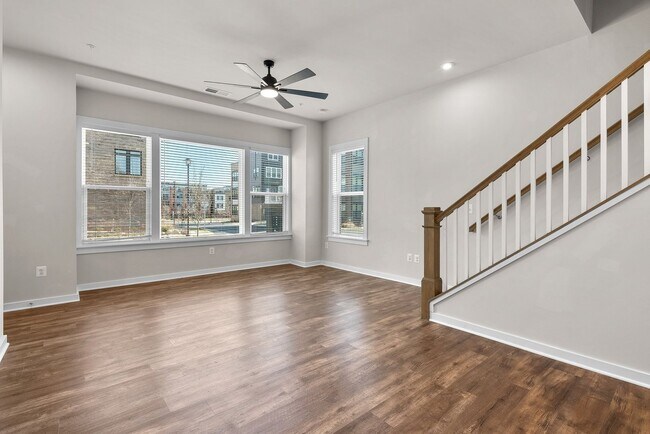 Building Photo - 3BD/2.5BA - Derwood Townhouse Condo - Attached 1 Car Garage