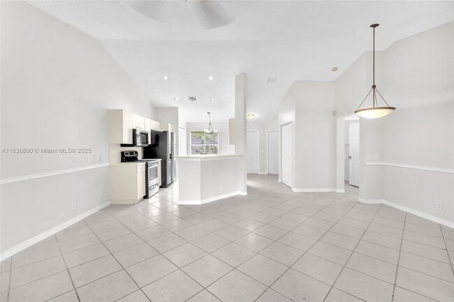 Building Photo - 1617 Zenith Way