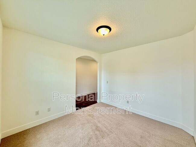 Building Photo - 5804 NE 133rd St