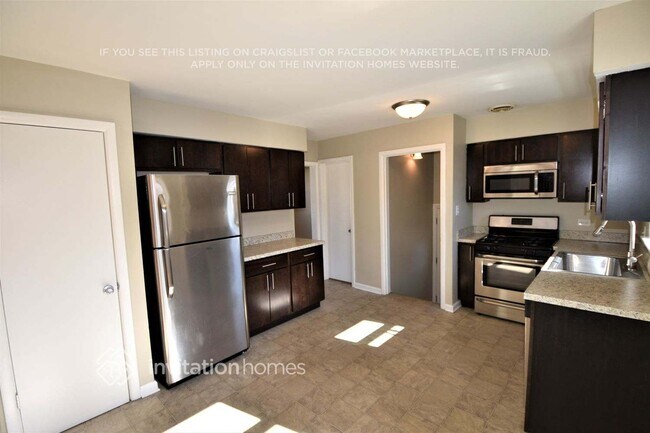 Foto del edificio - 4601 W 101st St