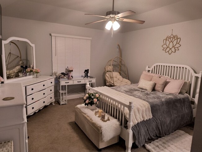 Building Photo - BEAUTIFUL 3 Bedroom Home UNFURNISHED