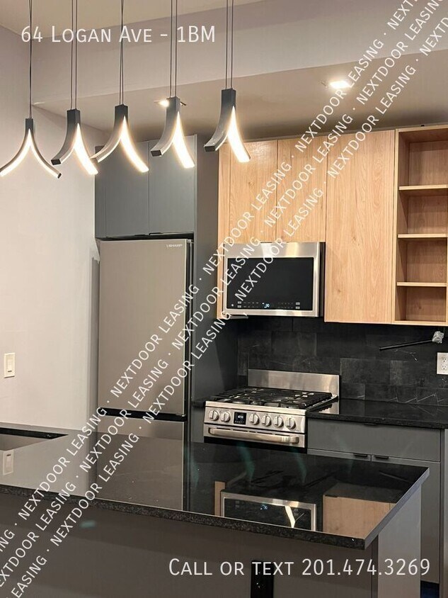 Foto principal - 64 Logan Ave