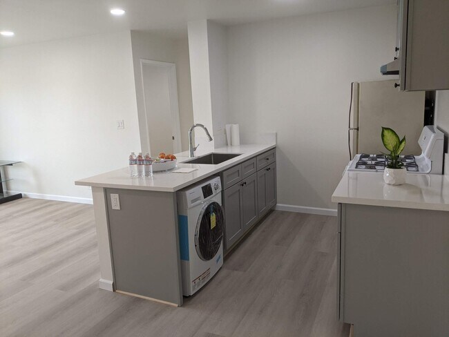 Foto del edificio - 4727 W 147th St