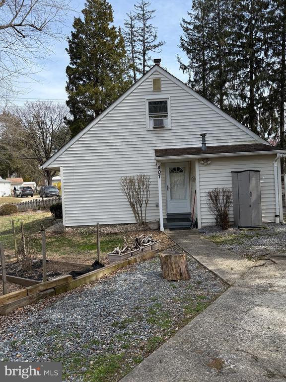 Building Photo - 407 Calvin Ln