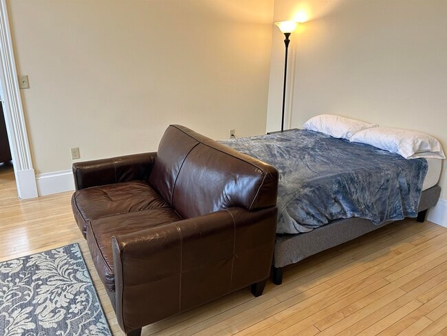 Building Photo - 101 Main St