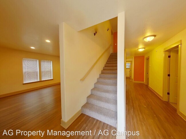 Building Photo - 6 br, 3.5 bath House - 1930 Harris Street