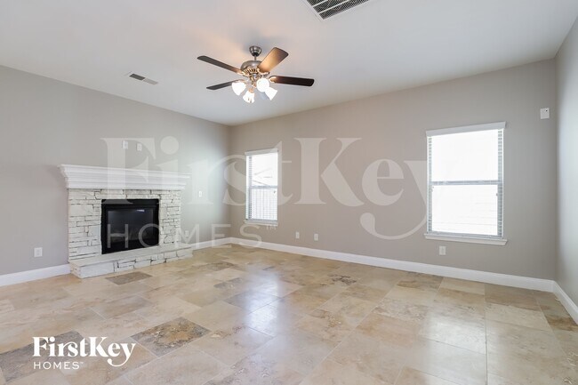 Building Photo - 5931 Lexington Way