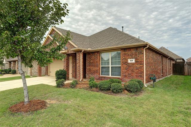 Building Photo - 913 Lake Woodland Dr