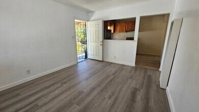 Building Photo - 2573 1/2-2MLancaster Lancaster Ave