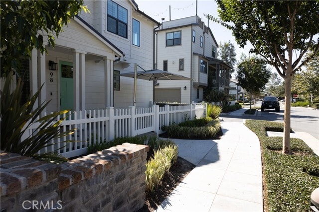 Building Photo - 98 Marisol St