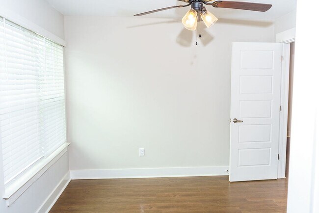 Building Photo - Townhome in great location in Travelers Rest!