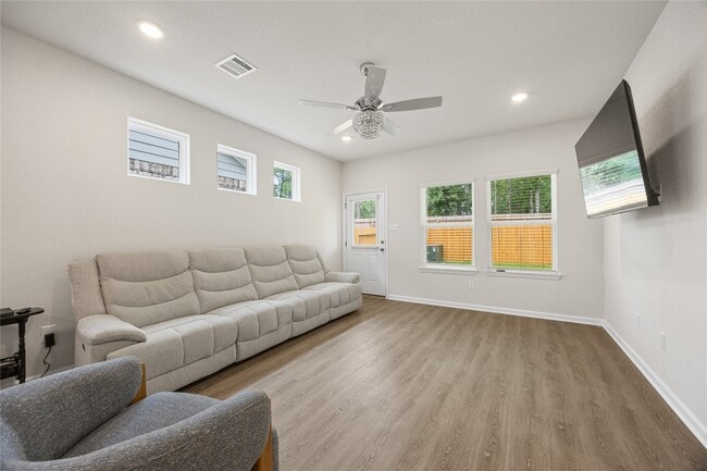 Foto del edificio - 10216 Badger Run Ln