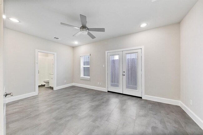Foto del edificio - 5521 Larkin St