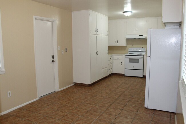 Foto del edificio - Cute Home in Bakersfield