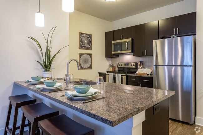 Kitchen - Kensington Place Apartments