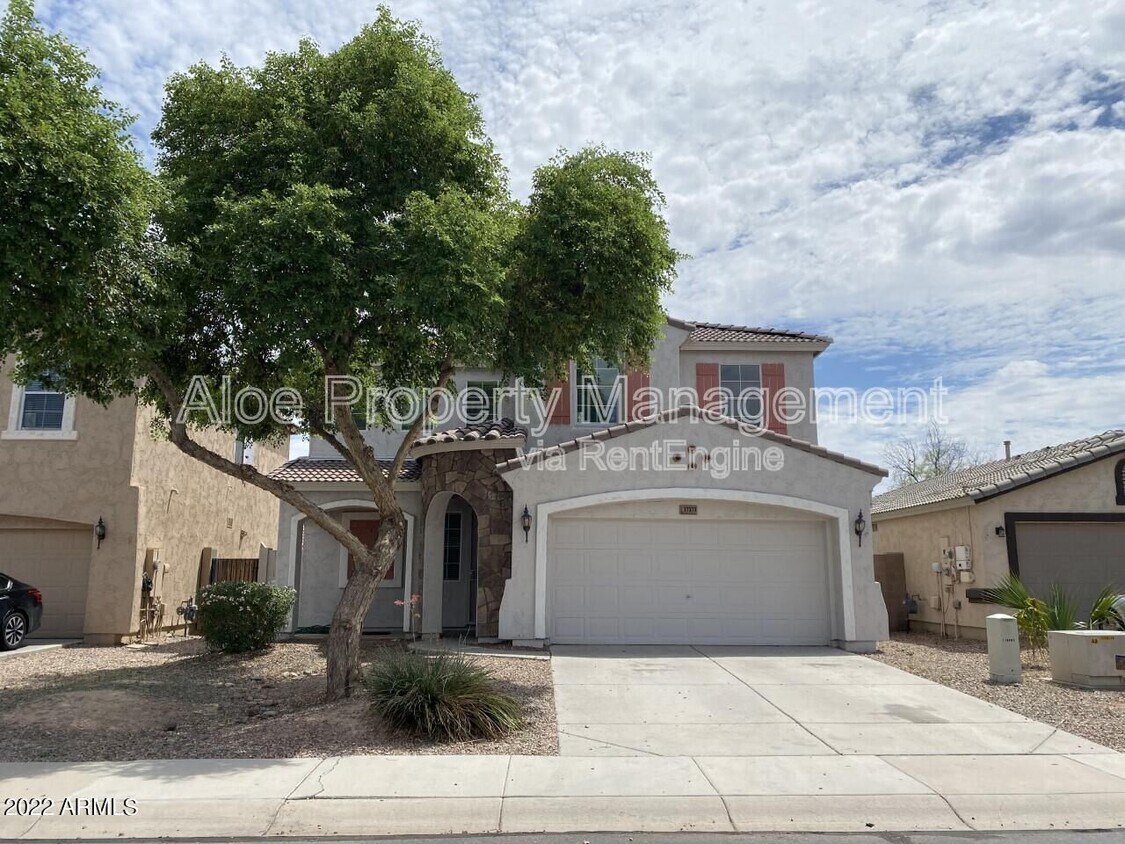 Foto principal - 17373 N Costa Brava Ave