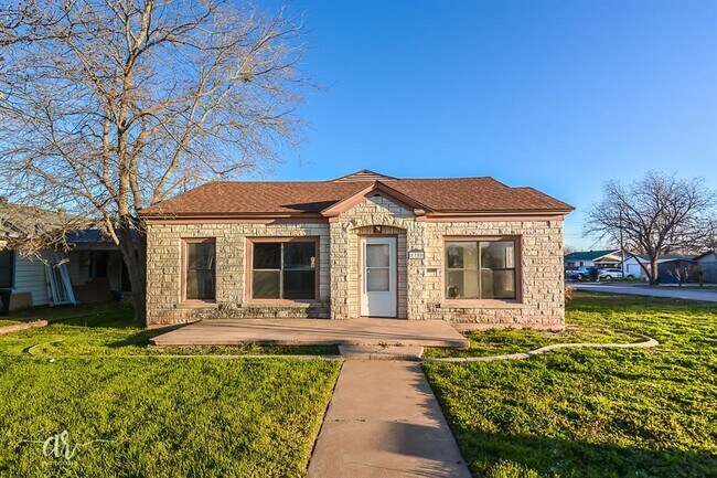 Building Photo - 1750 Ambler Ave