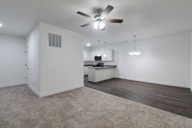 Foto del edificio - 710 715 S