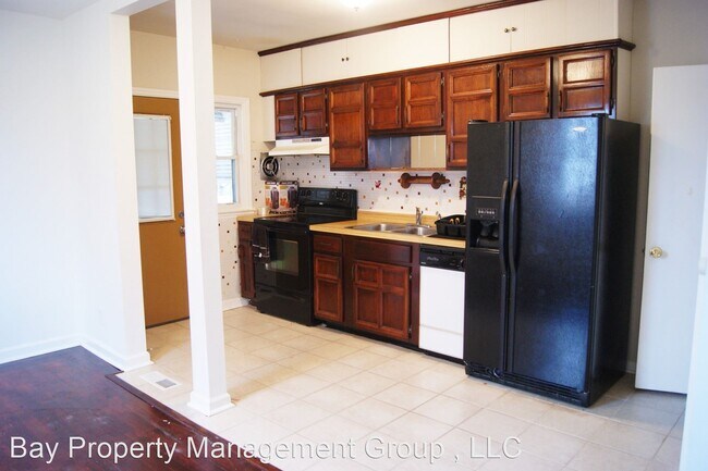 Foto del edificio - 3 br, 1.5 bath House - 44 Berkshire Road