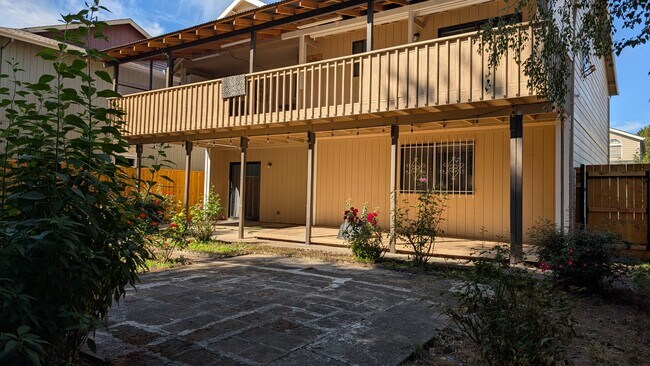 Foto del edificio - 6144 SE Sherman St