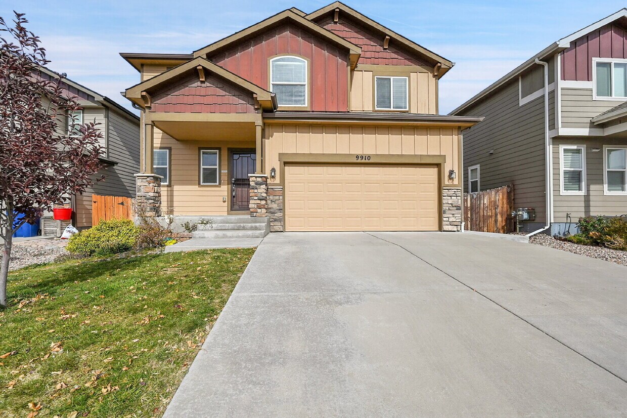 Foto principal - $2,145.00, 4-bed, 2.5-bath located in Colo...