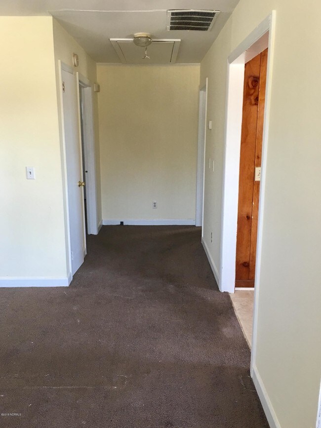 Foto del edificio - 4019 Laurinburg Rd