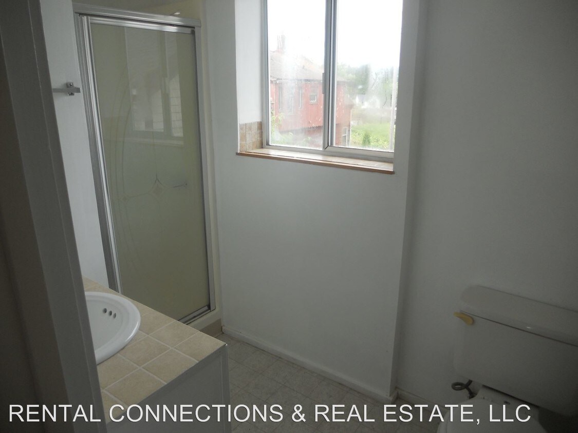 111 Cottage Way, Aberdeen, WA 98520 Condo for Rent in Aberdeen, WA