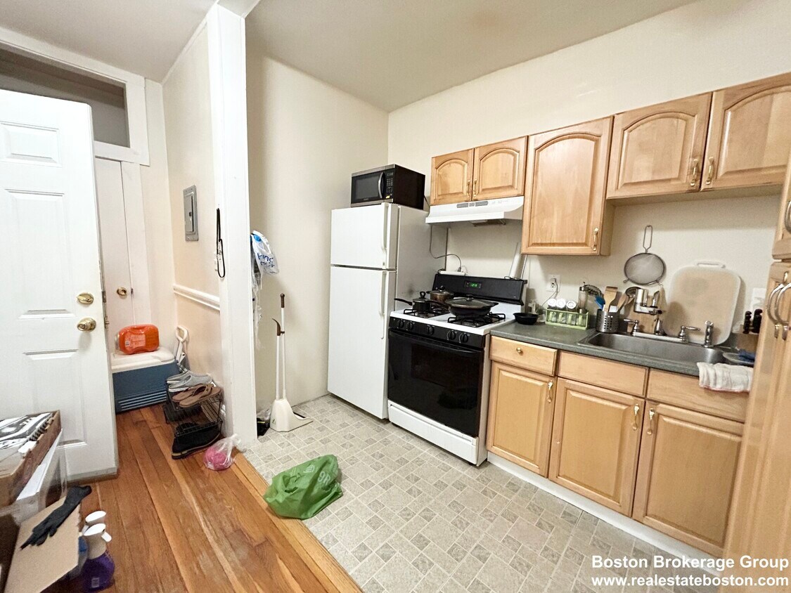 Primary Photo - 39 Hemenway St