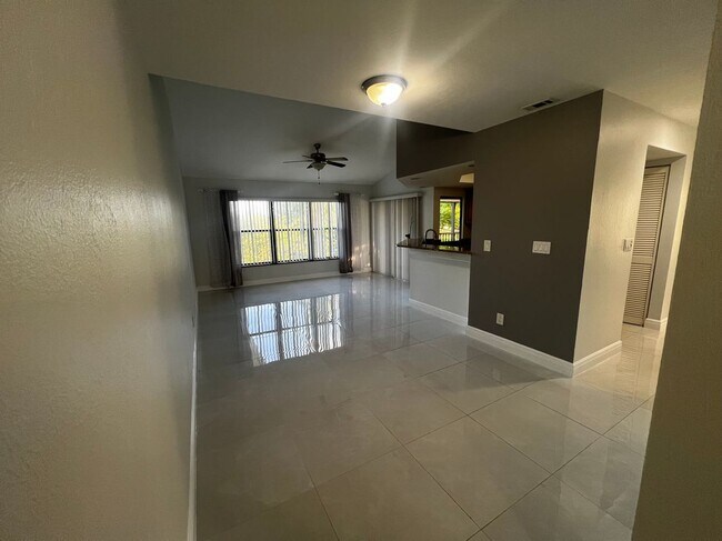 Foto del edificio - 13351 Greengate Blvd