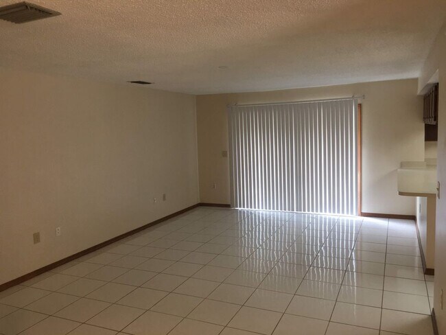 Building Photo - 16603 Ashwood Dr
