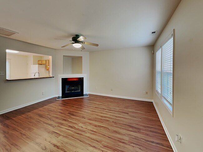 Building Photo - 2727 Oasis Ln