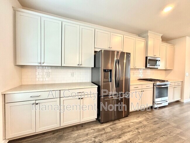 Foto del edificio - 3518 Hidden Valley Cir