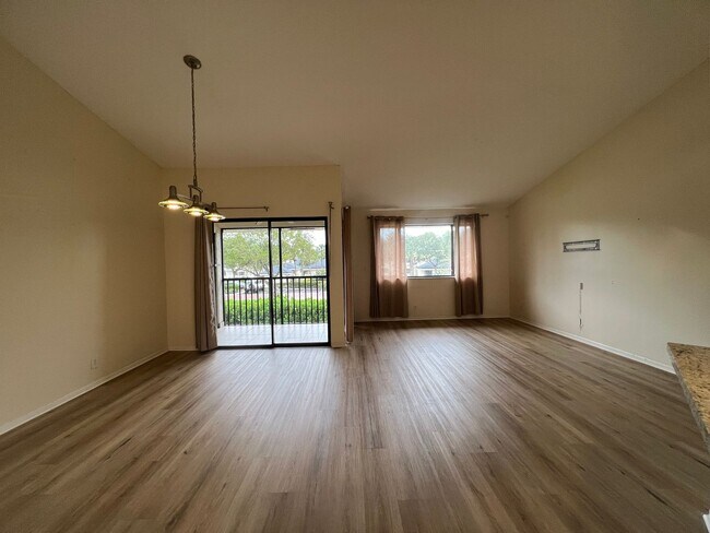 Foto del edificio - Comfort & Convenience in Plantation – 2BR/...