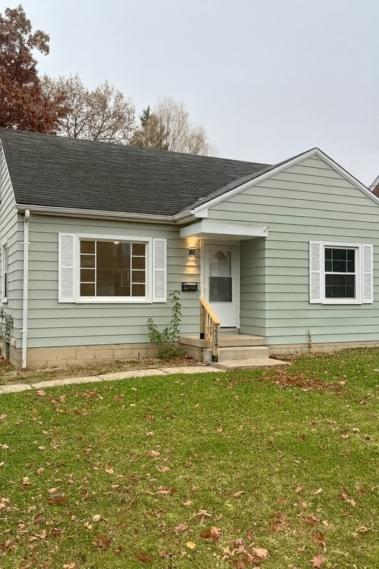 Building Photo - 2235 Ridgelawn Ave