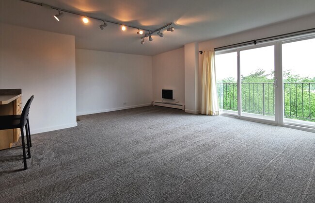 Living, Dining room - 1 - 1567 Ridge Ave