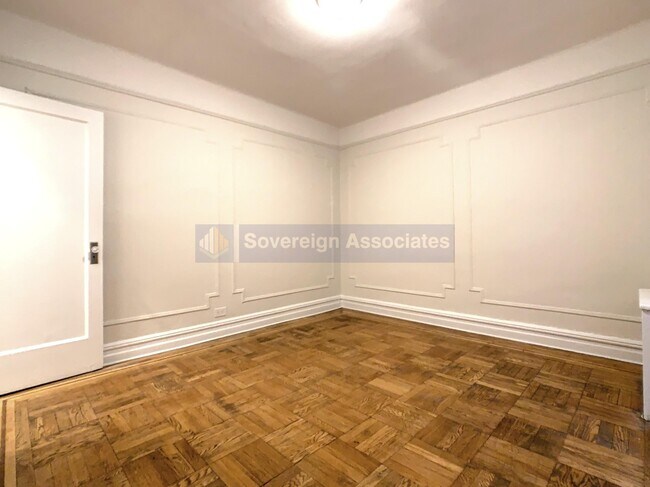 Foto del edificio - 15 Magaw Place