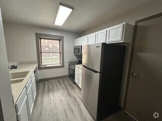 Building Photo - 2109 Drake Court Walk
