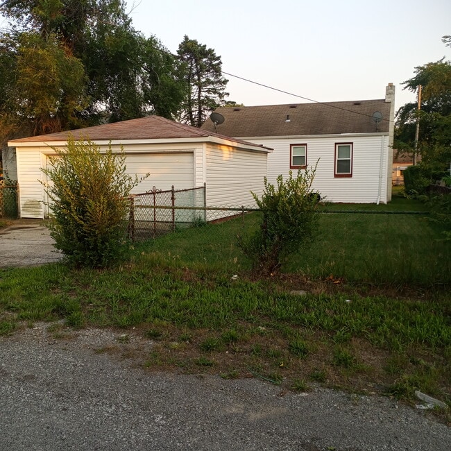 Building Photo - 2944 W 12th Ave