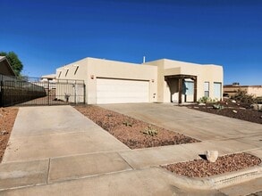 Building Photo - 600 Stone Canyon Dr