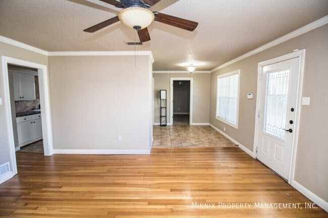 Foto del edificio - 4303 43rd St