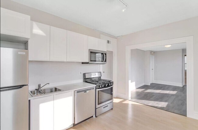 Foto del edificio - 5815 Ellsworth Ave