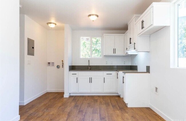 Foto del edificio - 1BD/1BTH COMING SOON!