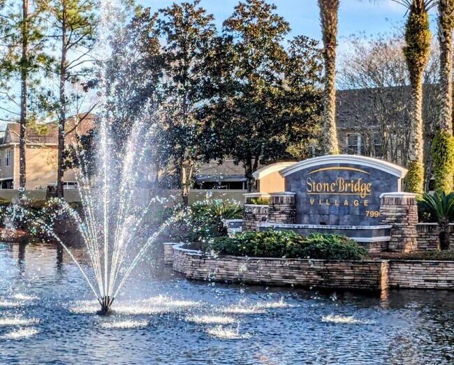 Building Photo - Luxurious 3 Bed, 2.5 Bath Condo with Prime...
