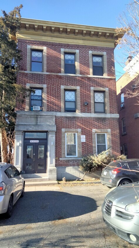 Foto del edificio - 409-411-411 Wethersfield Ave