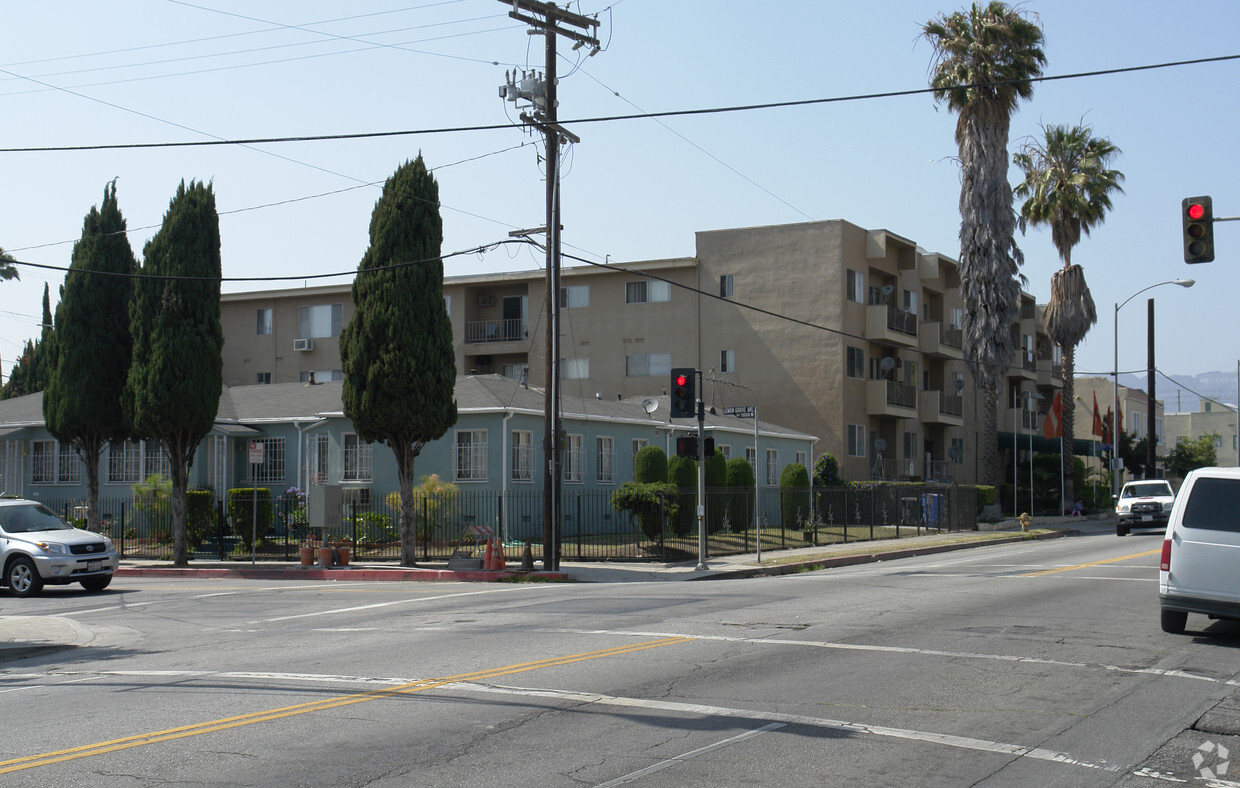 Studio Pointe Apartments Los Angeles